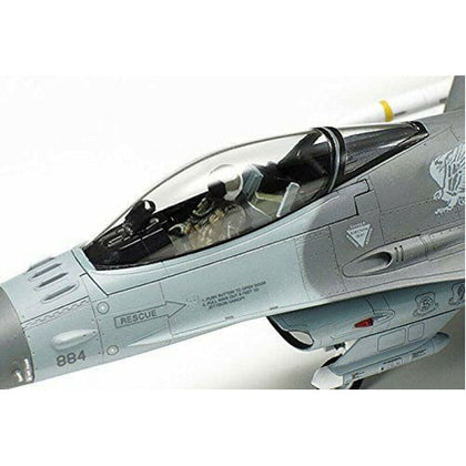 Tamiya Lockheed Martin F16CJ Block 50 Fighting Falcon Full Equipment 1:72 Scale Plastic Model Kit