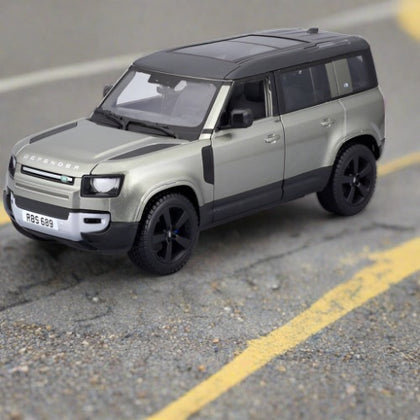 Bburago 2022 Land Rover Defender 110 1:24 Scale Diecast Vehicle