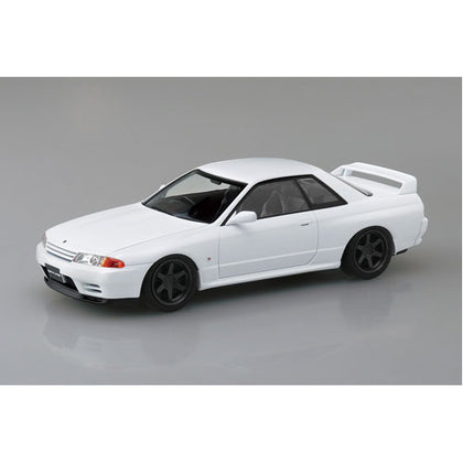 Aoshima Nissan R32 Skyline GT-R Custom Crystal White 1:32 Scale Plastic Model Snap Kit