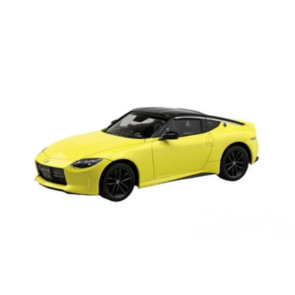 Aoshima Nissan RZ34 Fairlady Z Ikazuchi Yellow 1:32 Scale Plastic Model Snap Kit