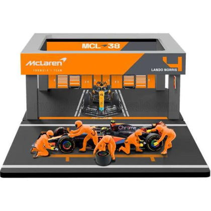 Bburago Formula Racing 2024 F1 McLaren #81 Piastri 1:43 Scale Diecast Vehicle Pit Stop Diorama