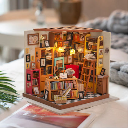 Robotime DIY Miniature House Sams Study