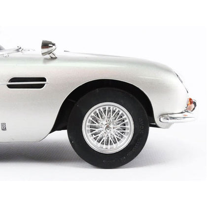 Solido 1964 Aston Martin DB5 Silver Birch 1:18 Scale Diecast Vehicle