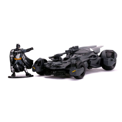 Batman Justice League Batmobile with Batman Figure 1:32 Scale Diecast Vehicle