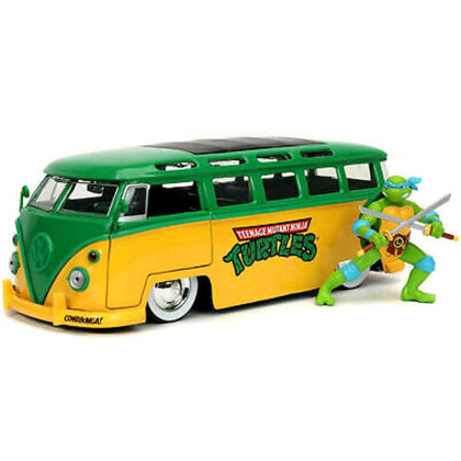 Teenage Mutant Ninja Turtles 1962 VW Bus with Leonardo 1:24 Scale Diecast Vehicle